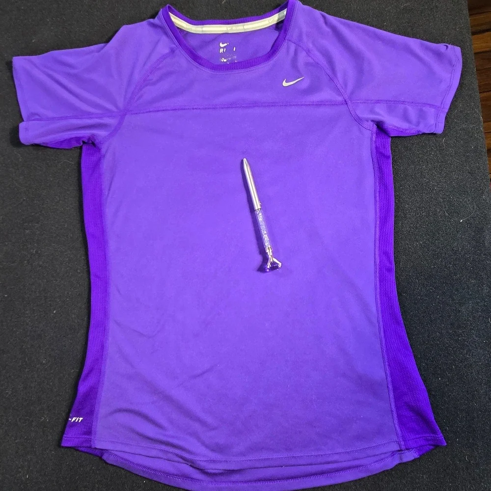 Nike Dri-FIT Womens Purple Short Sleeve Running Training Shirt‎ Med Gym *flaw